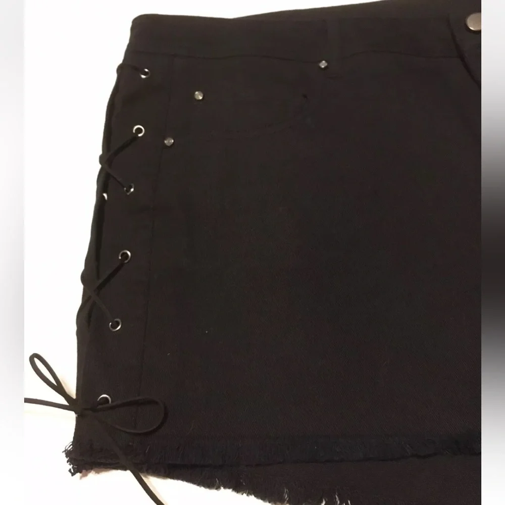 -American Icon black side lace shorts - Picture 4 of 6